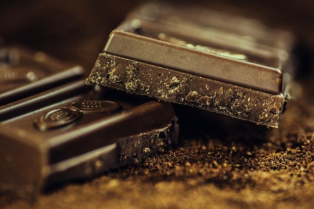 Chocolate amargo e seus benefícios