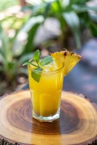 Suco Detox de abacaxi na saúde