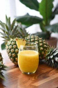 Os benefícios do suco de abacaxi na saúde