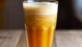 Os benefícios e curiosidades do suco de caju para a saúde