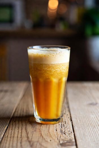 Os benefícios e curiosidades do suco de caju para a saúde