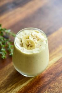 Vitamina de banana com aveia uma fonte de energia para o corpo