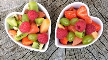 Benefícios das frutas na medicina natural e psicologia para a saúde