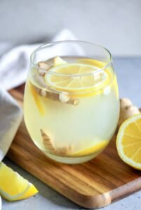  Suco de Limão com Gengibre para Emagrecer com saúde
